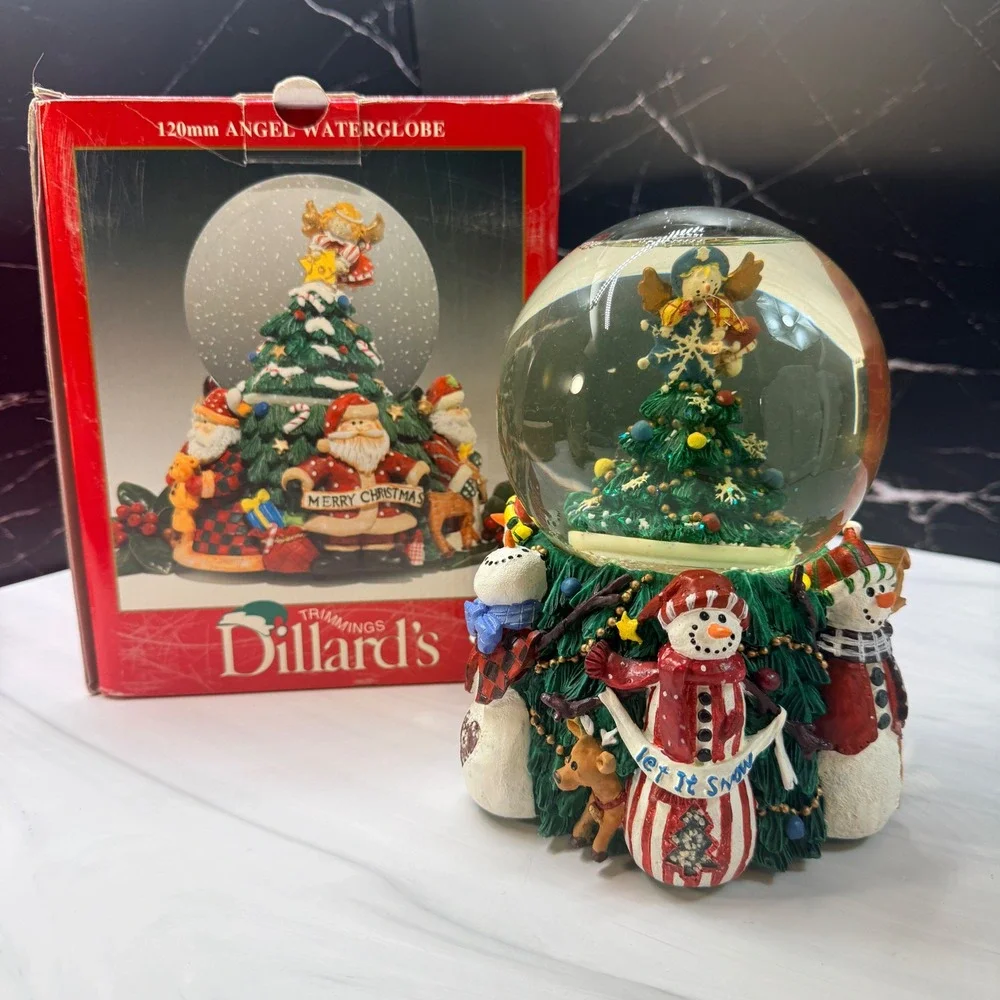 Dillards festive musical